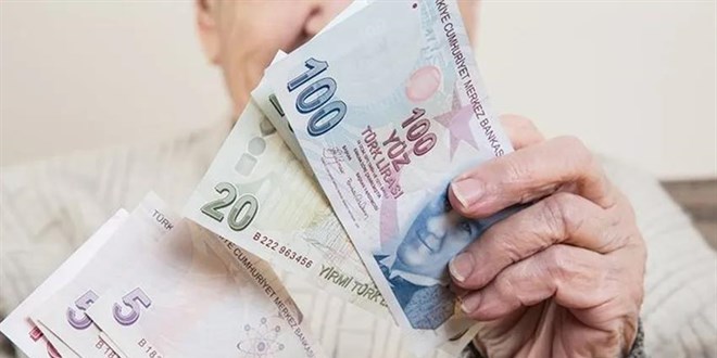 Türkiye'de 1.6 çalışana 1 emekli düşüyor