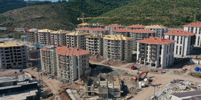 Bakan Özhaseki: Deprem bölgesindeki inşa çalışmaları aralıksız sürüyor
