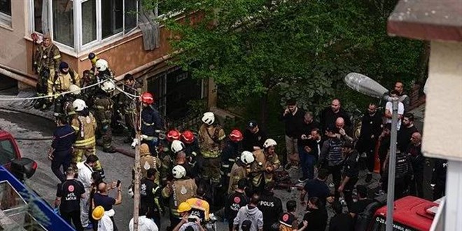 Beşiktaş'ta yanan gece kulübünün önünde 1 Mayıs'a katılım çağrısı