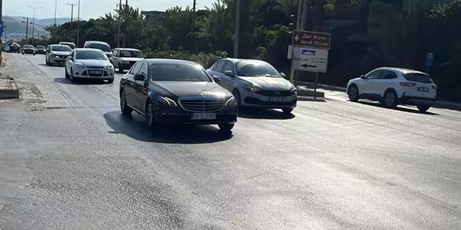 Tatilciler dönüyor; 12 saatte 10 bin araç çıkış yaptı