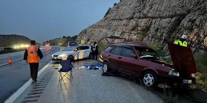 Çanakkale'de iki otomobilin çarpıştığı kazada 1 kişi öldü, 6 kişi yaralandı