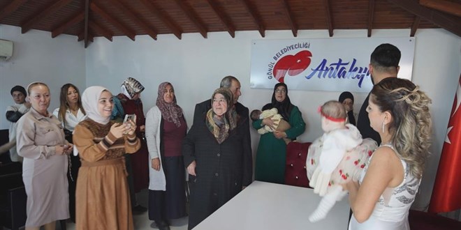 Konteyner evlendirme dairesinde 800 depremzede çift dünya evine girdi