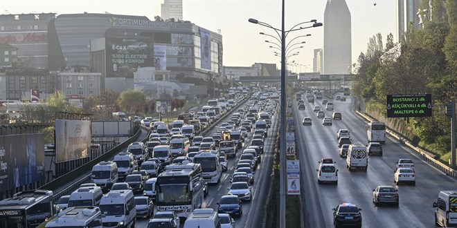 Tatil bitti, trafik çilesi başladı