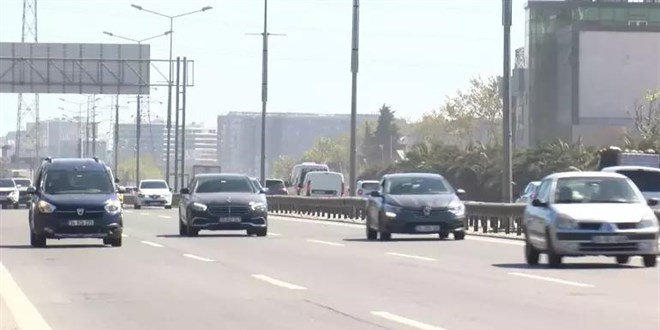 Sürücüye selektörle radar uyarısı yapmak suç mu?