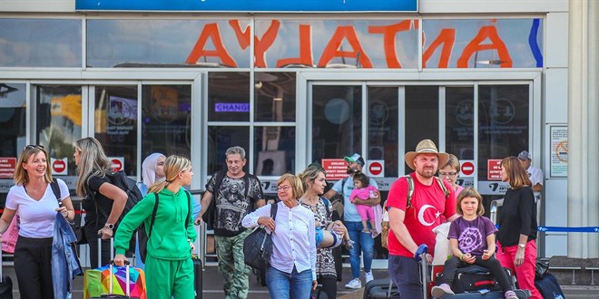 Antalya Havalimanı üç ayda 3 milyon yolcuyu ağırladı