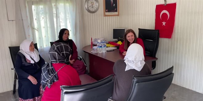 Eşinin görevi dolayısıyla Diyarbakır'a gelen kadın muhtar oldu