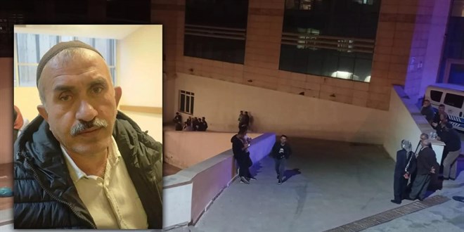 Tarlasını sürerken devrilen traktörün altında kalıp öldü