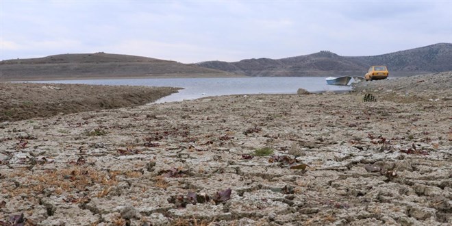 Yurdun birçok bölgesinde sağanak etkili olurken Çorum'da yağmur duası edildi