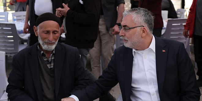 Bakan Işıkhan'dan, maden işçisinin ailesine taziye ziyareti