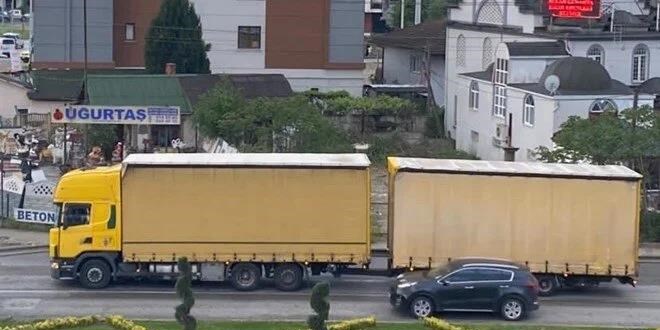 TIR dorsesinden 10 göçmen çıktı