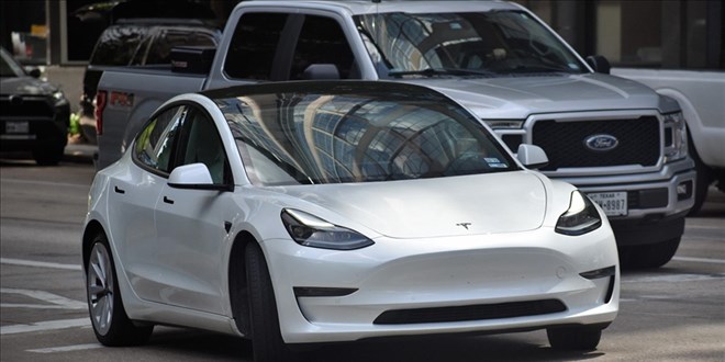 Tesla, elektrikli araç fiyatlarında yeni indirimlere gitti