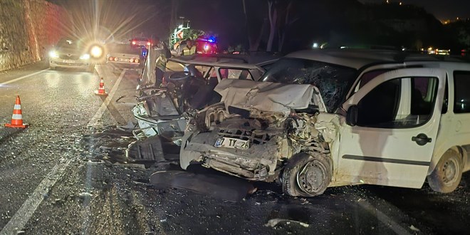 anlurfa'daki trafik kazasnda 1 kii ld, 4 kii yaraland