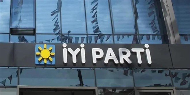 İYİ Parti'de üst düzey istifa