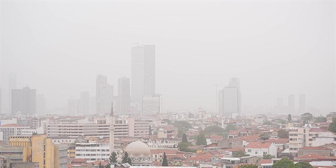 Kentler toz bulutuyla kaplandı