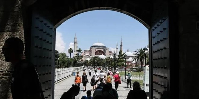Turist rehberliğine yeni düzenleme: 100 bin liraya kadar cezası var