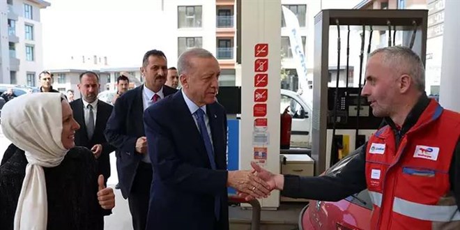 Erdoğan'dan akaryakıt istasyonu ziyareti