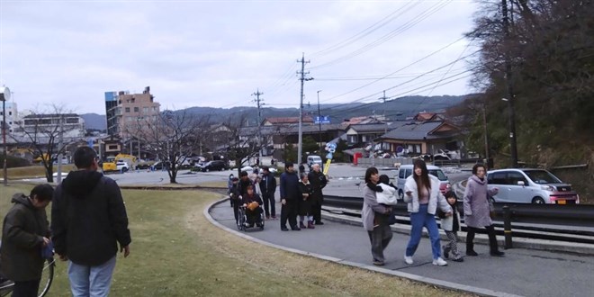 Japonya'nın güneybatısındaki Ogasawara Adaları açıklarında 6,9 büyüklüğünde deprem
