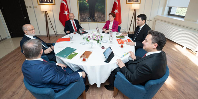 'Altılı Masa'da bulunan 2 genel başkan partilerine veda etti