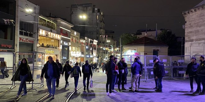 Taksim ve stiklal Caddesi'ndeki kstlamalar kaldrld