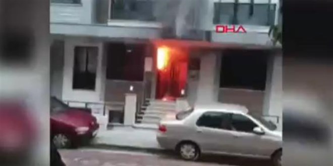 Yangın çıkan elektrik panosu böyle patladı