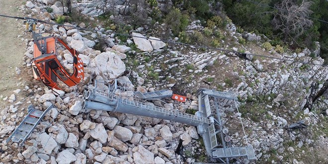 Teleferik kazasnda devrilen direin civatalar sklmam