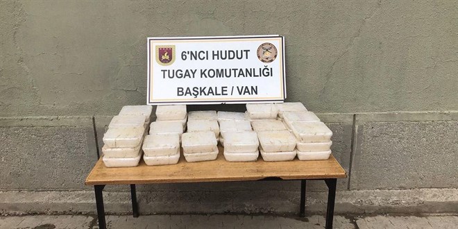 Mehmetçik, zehir tacirlerine geçit vermiyor