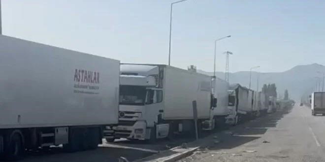 TIR kuyruğu çilesi: 40 gündür bekliyorlar