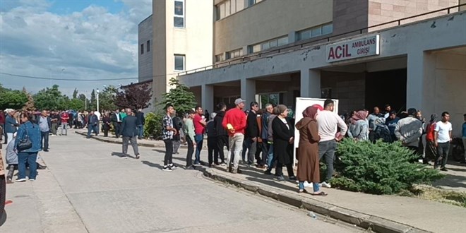 slahiye Devlet Hastanesinde endieli bekleyi