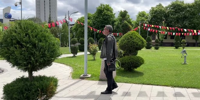Akciğerini çantasında taşıyor