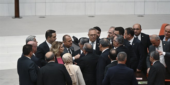 TBMM Genel Kurulu'nda '1400 sene' tartışması
