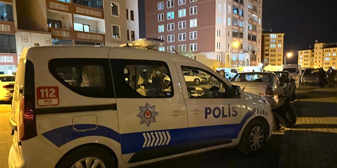 Akrabalar arasında silahlı ve bıçaklı kavga: 4 yaralı
