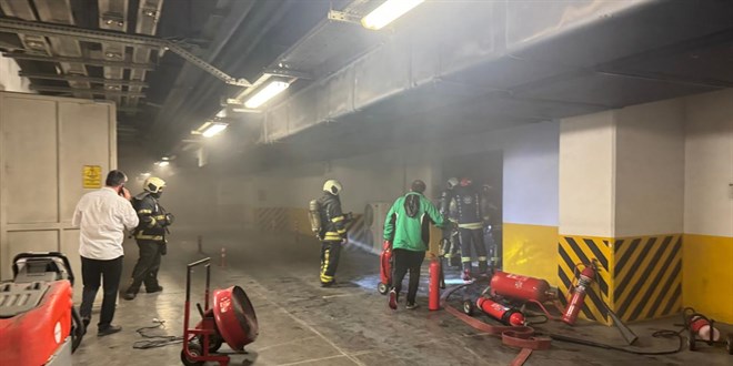 Kocaeli'de hastanenin bodrumunda yangın
