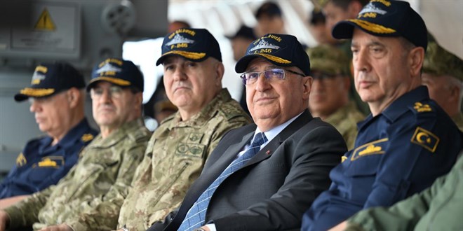Bakan Güler, Denizkurdu Tatbikatı'na katıldı