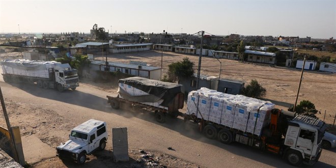 İsrail sınır kapılarını kapattı: 3 bin yardım tırı dışarıda kaldı