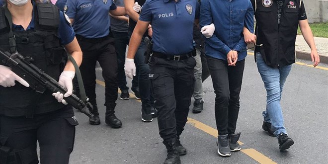 İzmir'deki terör operasyonunda 30 şüpheli yakalandı