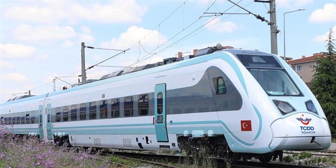 Milli elektrikli tren seti 1 yılda 575 bin yolcu taşıdı