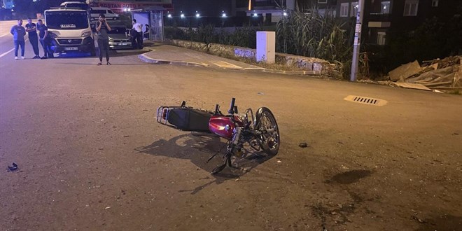 Antalya'da kamyonet ile motosiklet çarpıştı: 1 ölü, 1 yaralı