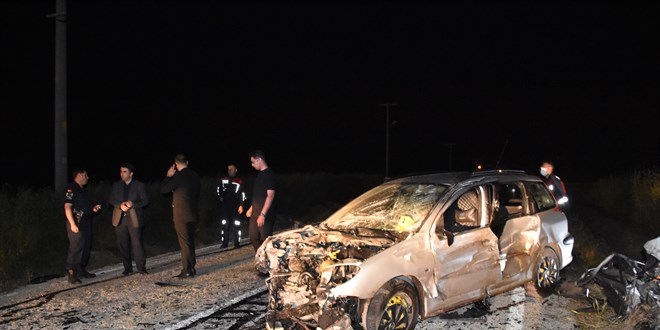 Tekirdağ'da 3 aracın karıştığı kazada 3 kişi öldü, 5 kişi yaralandı