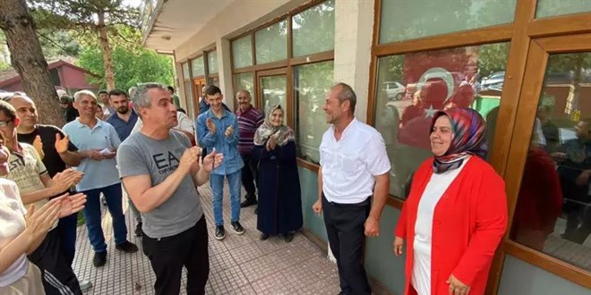 Muhtarlık seçimi tekrarlandı; eşinin yerine aday oldu, seçimi kazandı