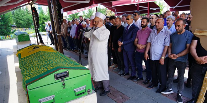 Eski kulüp başkanı araç altında kalarak hayatını kaybetti