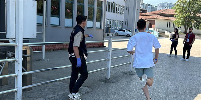 YKS'ye geç kalan adaylar için polis seferber oldu