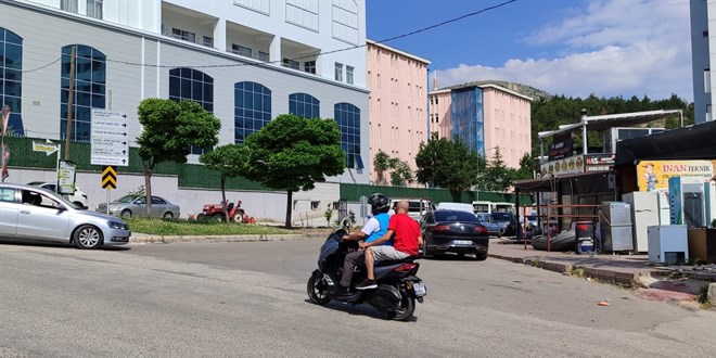 YKS'ye yetişmeye çalışanlara motosikletli din görevlileri yardımcı oldu
