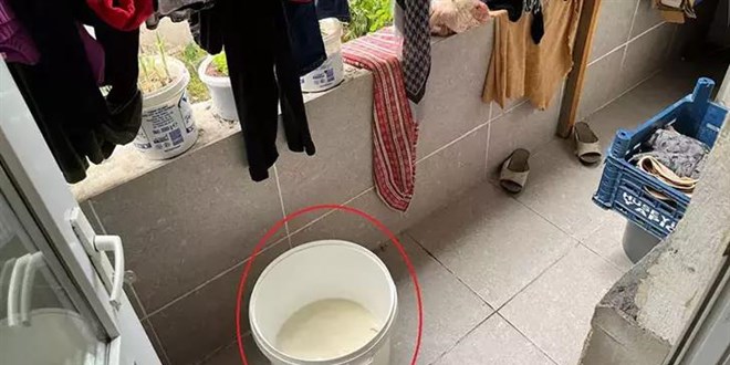 Süt dolu kovaya düşen çocuk boğulma tehlikesi geçirdi