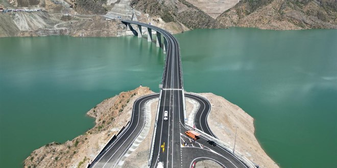 Yusufeli Merkez Viyadüğü hizmete açıldı