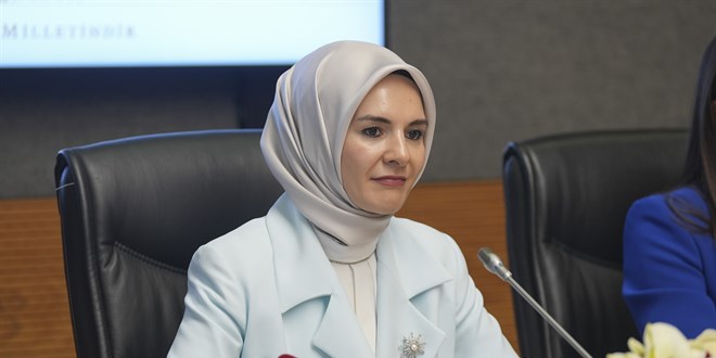 Bakan Göktaş: 2080'de her dört kişiden birinin yaşlı olması bekleniyor