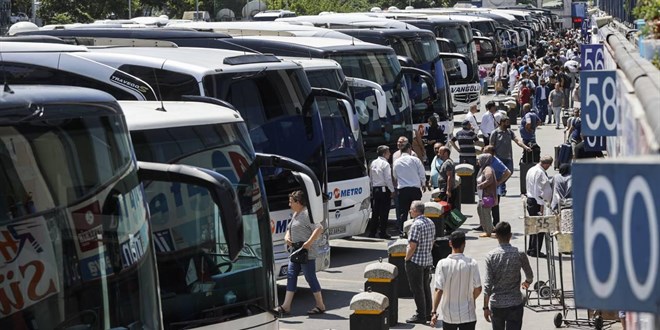 Büyük İstanbul Otogarı'nda bayram yoğunluğu