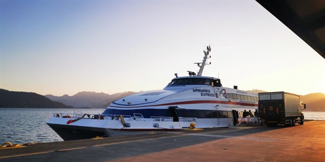 Rodos'a gitmek isteyen Türk vatandaşları, adaya alınmadı