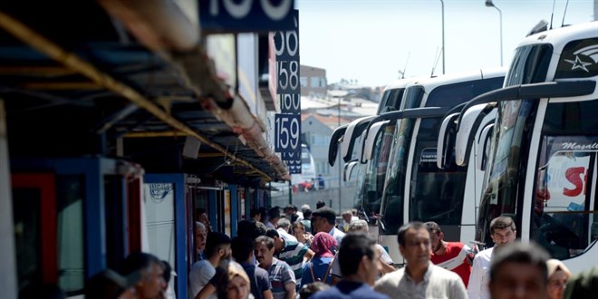 Bayramda İstanbul'da ulaşım krizi: Vatandaşlar yolculuk paylaşımına yöneldi