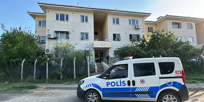 Adana'da apartmanda çıkan yangında anne ve oğlu öldü
