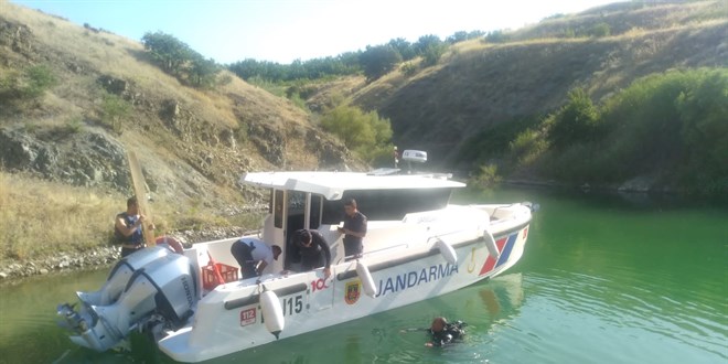 Malatya'da baraj gölüne giren çocuk boğuldu